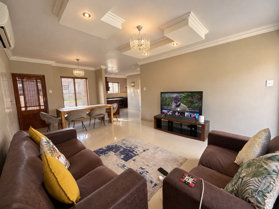 To Let 3 Bedroom Property for Rent in Hillside Free State